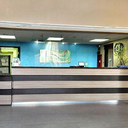 Days Inn & Suites By Wyndham Sam Houston Tollway Jersey Village Eksteriør billede