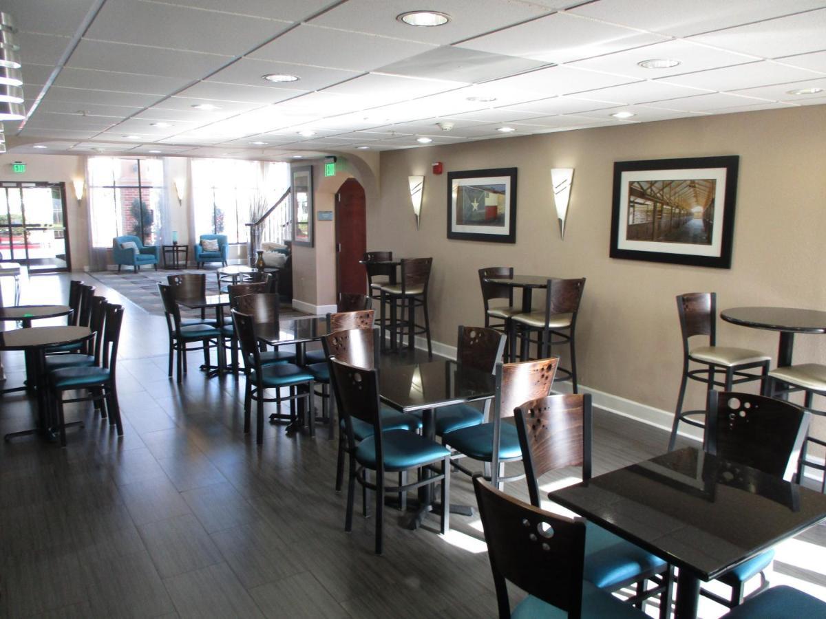 Days Inn & Suites By Wyndham Sam Houston Tollway Jersey Village Eksteriør billede