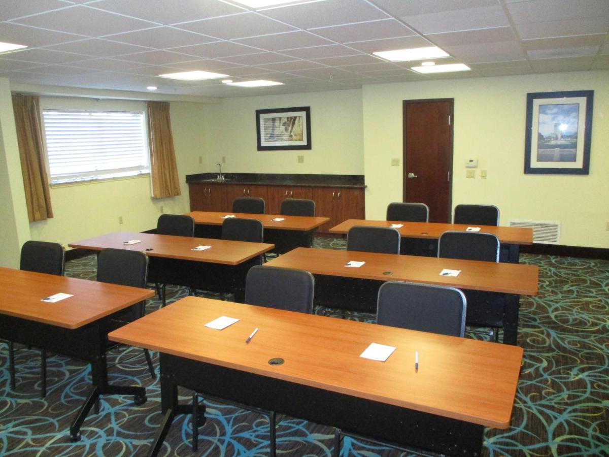 Days Inn & Suites By Wyndham Sam Houston Tollway Jersey Village Eksteriør billede