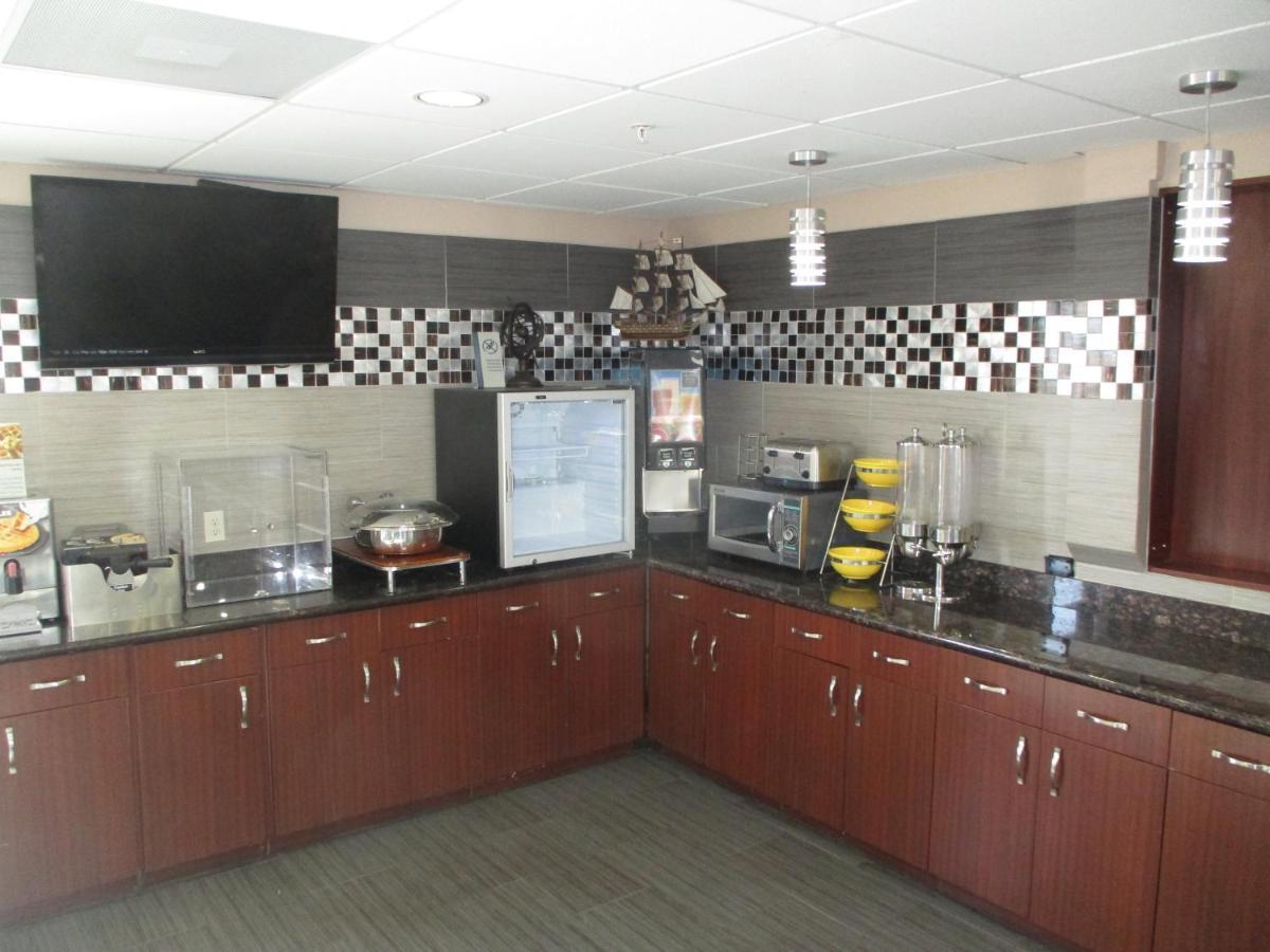 Days Inn & Suites By Wyndham Sam Houston Tollway Jersey Village Eksteriør billede