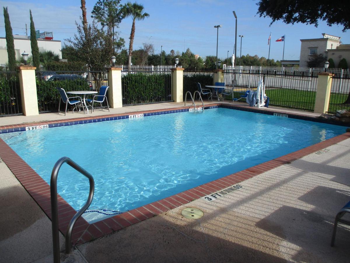 Days Inn & Suites By Wyndham Sam Houston Tollway Jersey Village Eksteriør billede