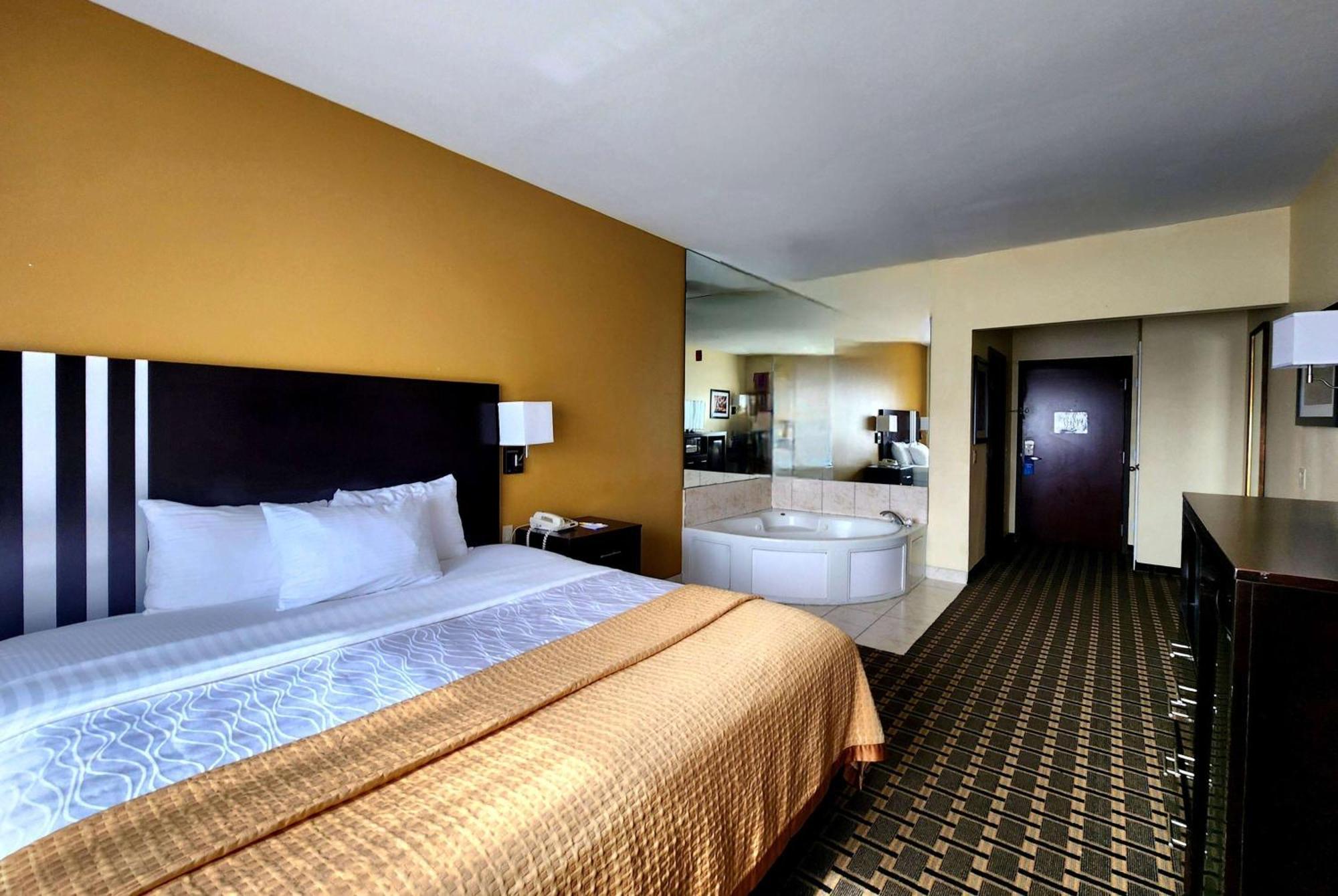 Days Inn & Suites By Wyndham Sam Houston Tollway Jersey Village Eksteriør billede