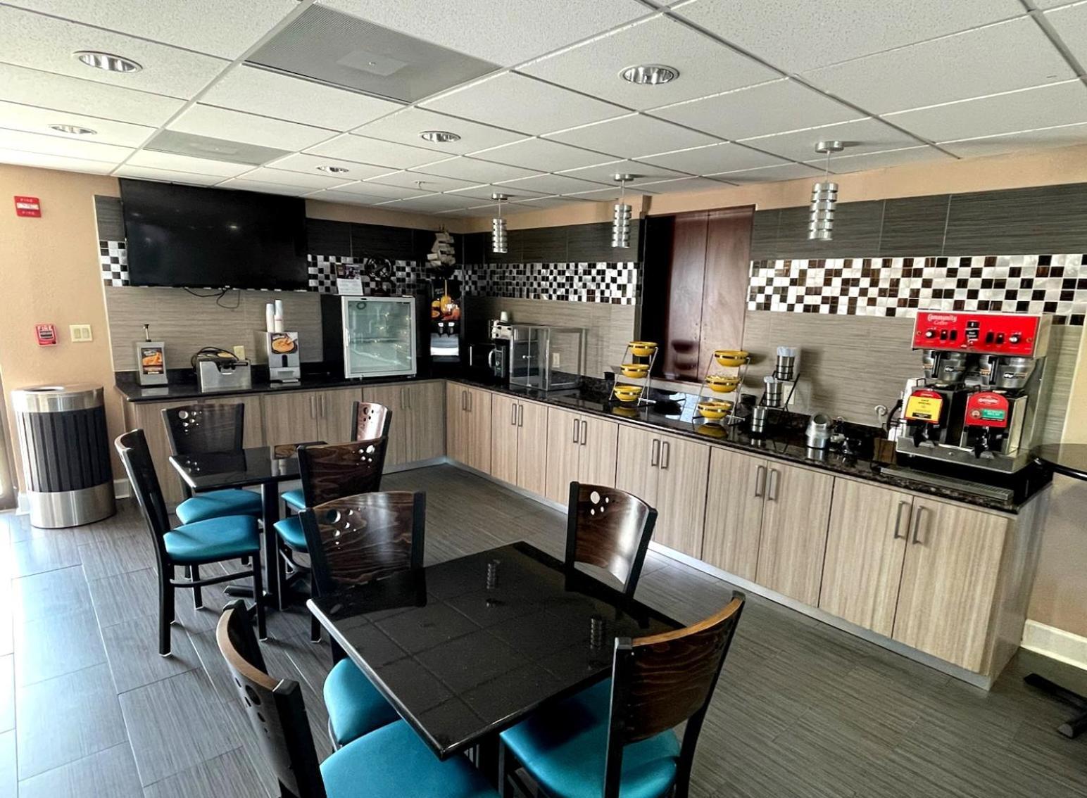 Days Inn & Suites By Wyndham Sam Houston Tollway Jersey Village Eksteriør billede