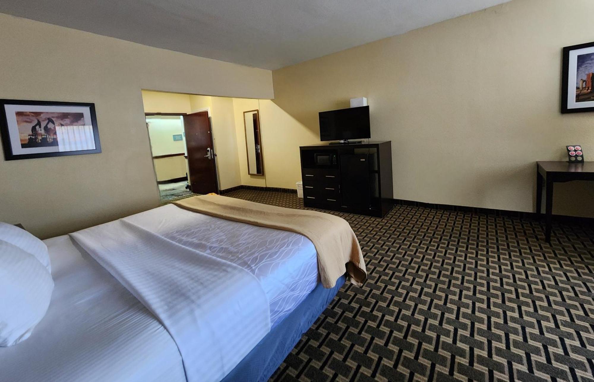 Days Inn & Suites By Wyndham Sam Houston Tollway Jersey Village Eksteriør billede