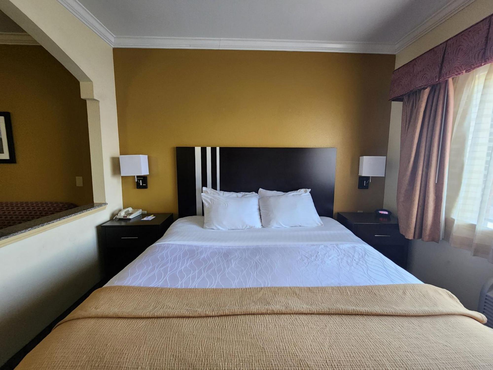 Days Inn & Suites By Wyndham Sam Houston Tollway Jersey Village Eksteriør billede