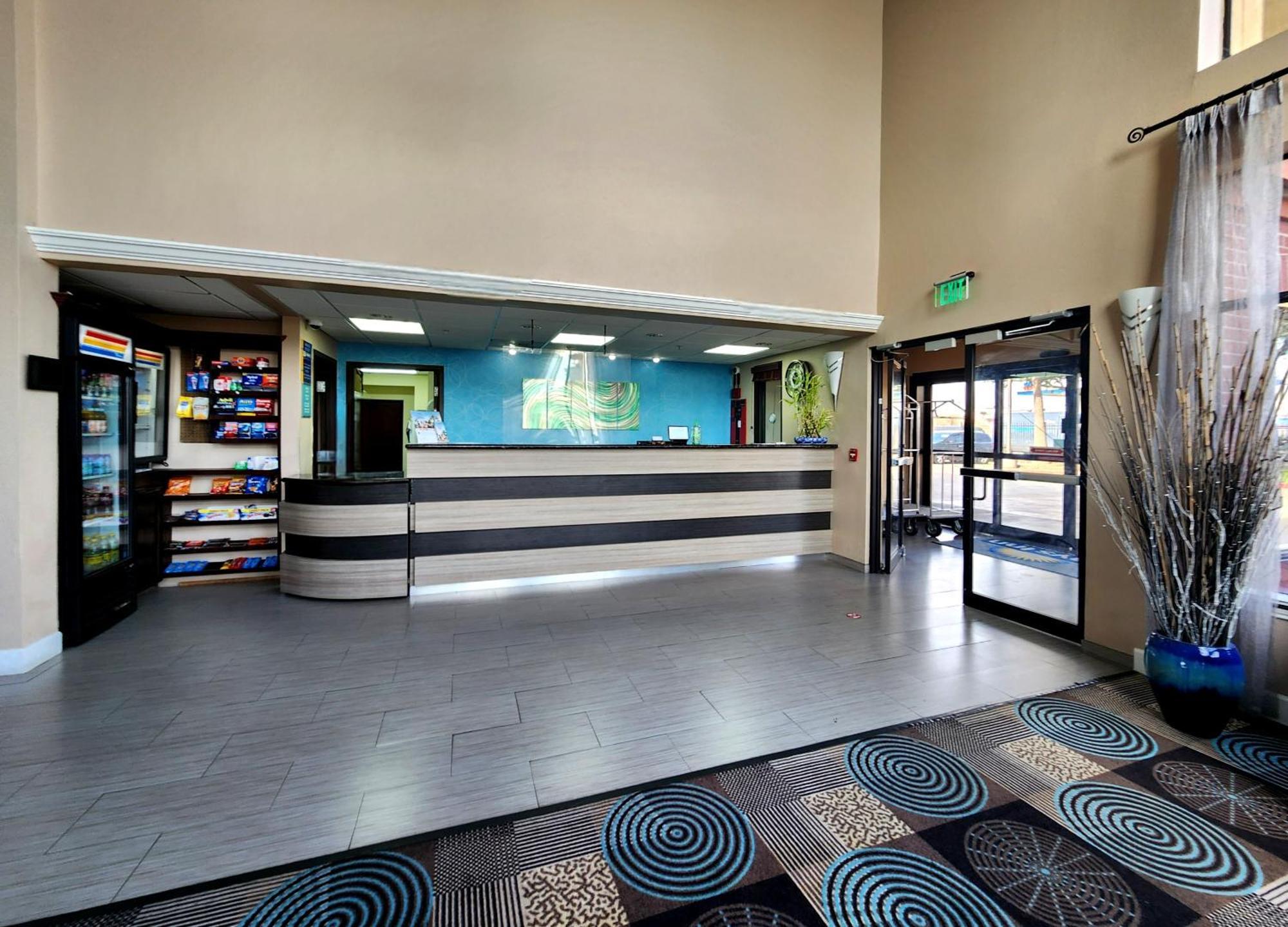 Days Inn & Suites By Wyndham Sam Houston Tollway Jersey Village Eksteriør billede