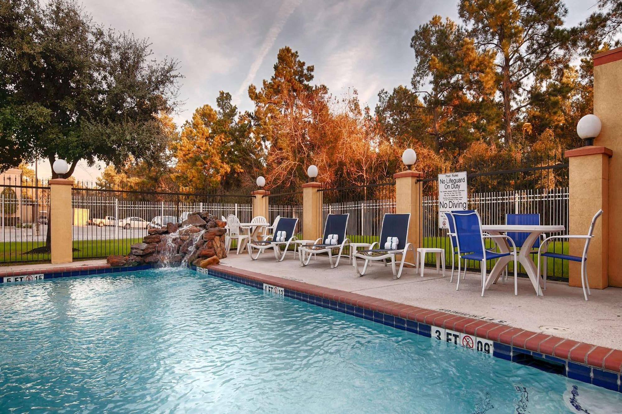 Days Inn & Suites By Wyndham Sam Houston Tollway Jersey Village Eksteriør billede